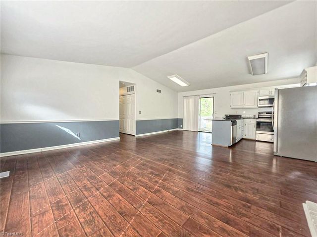 3 Woodlake Court, Greensboro, NC 27406