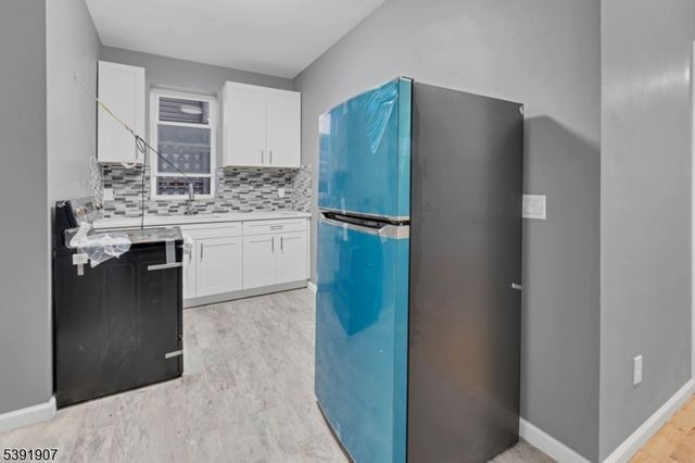 422 18th Ave, Newark City, NJ 07108