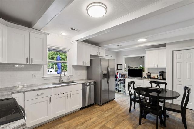 1715 Holly View DR, Gloucester Point, VA 23062