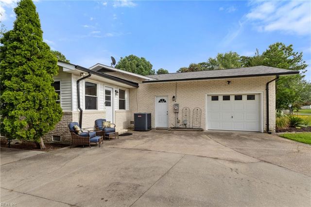 1715 Holly View DR, Gloucester Point, VA 23062