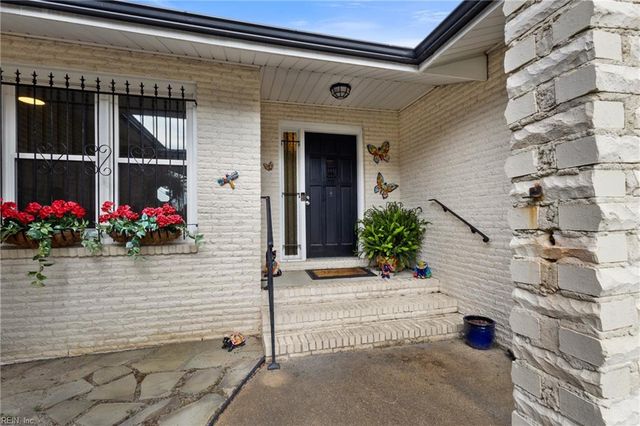 1715 Holly View DR, Gloucester Point, VA 23062