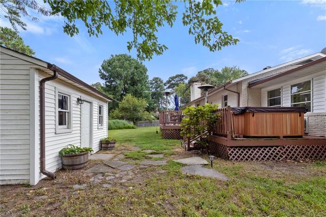 1715 Holly View DR, Gloucester Point, VA 23062