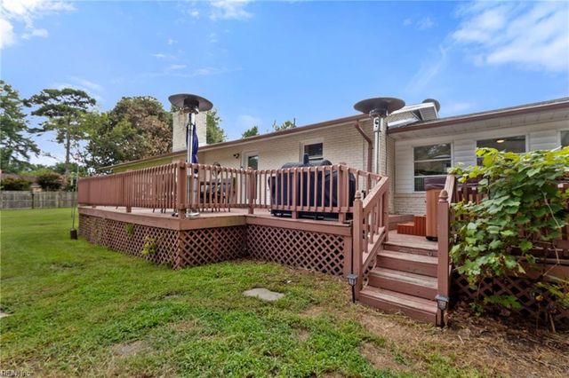 1715 Holly View DR, Gloucester Point, VA 23062