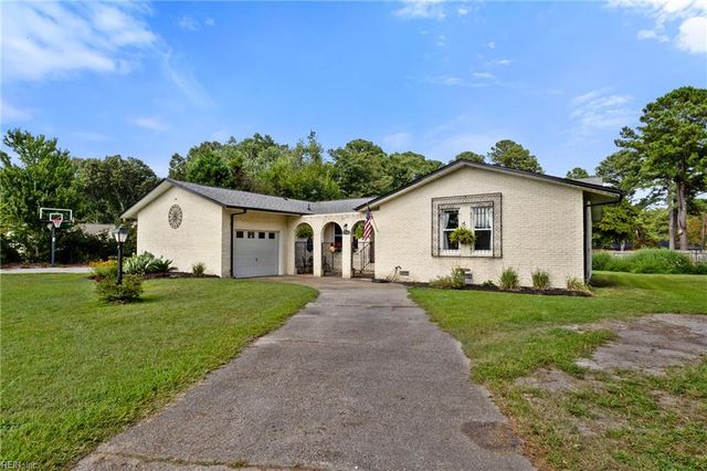 1715 Holly View DR, Gloucester Point, VA 23062