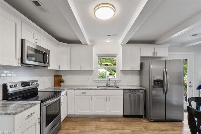 1715 Holly View DR, Gloucester Point, VA 23062