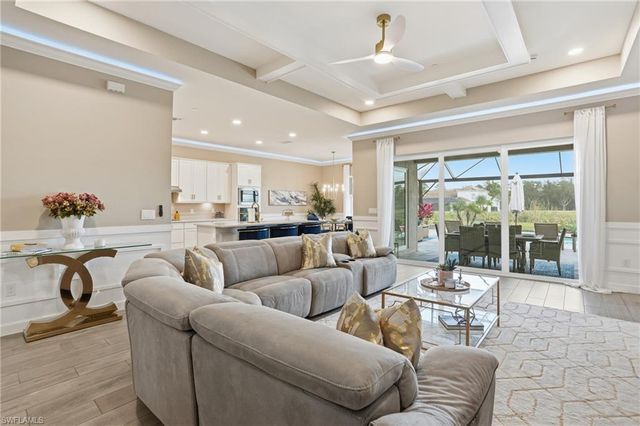 17120 Serengeti CIR, Alva, FL 33920