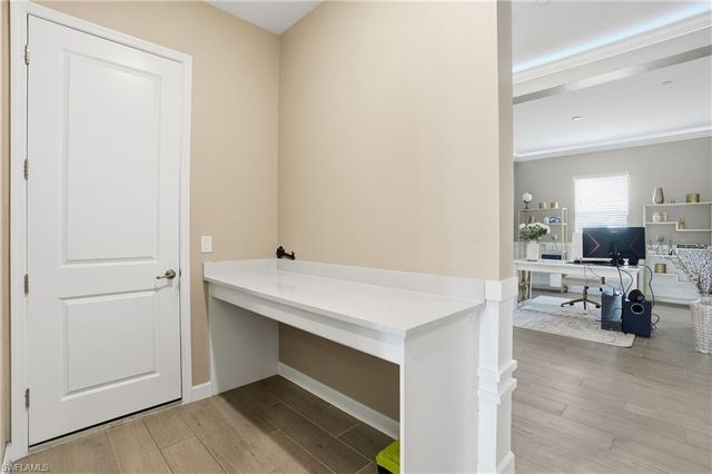 17120 Serengeti CIR, Alva, FL 33920