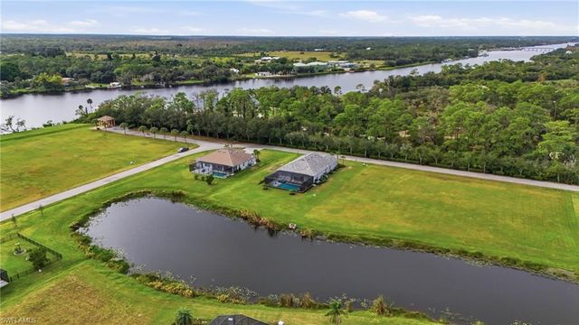 17120 Serengeti CIR, Alva, FL 33920