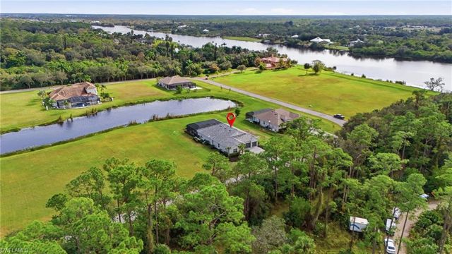 17120 Serengeti CIR, Alva, FL 33920