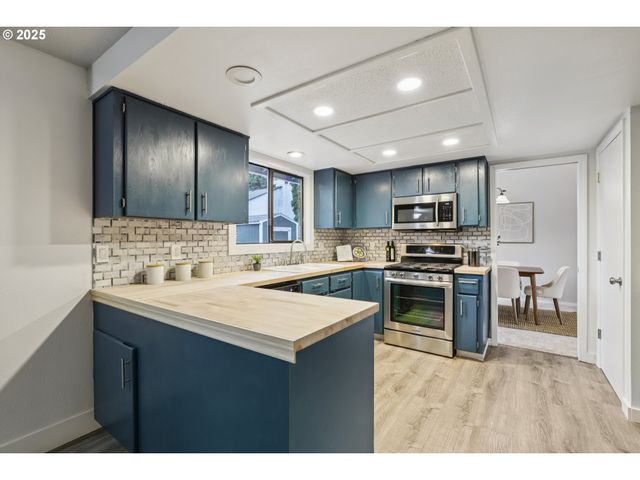 2856 Se MEL Ct, Hillsboro, OR 97123