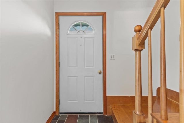 29 Drury Drive, Essex Junction, VT 05452