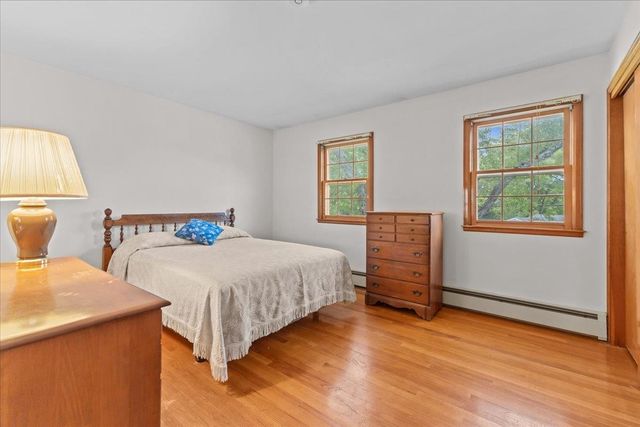 29 Drury Drive, Essex Junction, VT 05452