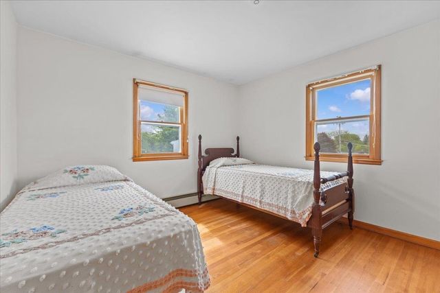 29 Drury Drive, Essex Junction, VT 05452