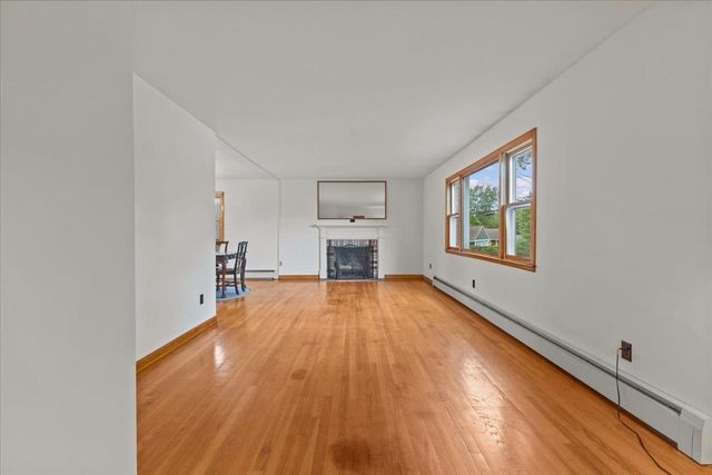 29 Drury Drive, Essex Junction, VT 05452