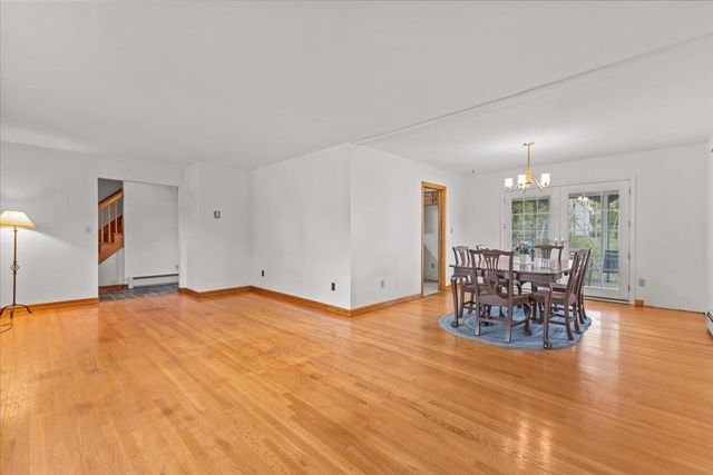 29 Drury Drive, Essex Junction, VT 05452