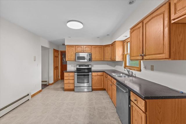 29 Drury Drive, Essex Junction, VT 05452