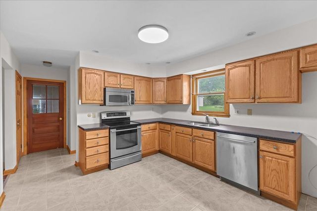 29 Drury Drive, Essex Junction, VT 05452