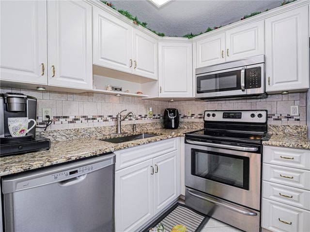 67 Royal Oak Drive 206, Vero Beach, FL 32962