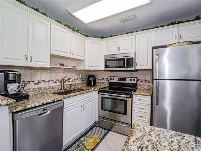 67 Royal Oak Drive 206, Vero Beach, FL 32962