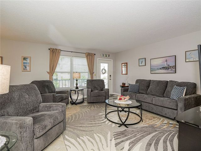 67 Royal Oak Drive 206, Vero Beach, FL 32962