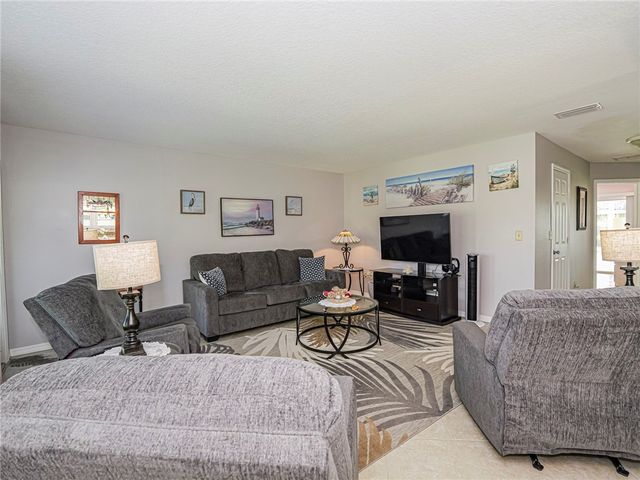 67 Royal Oak Drive 206, Vero Beach, FL 32962