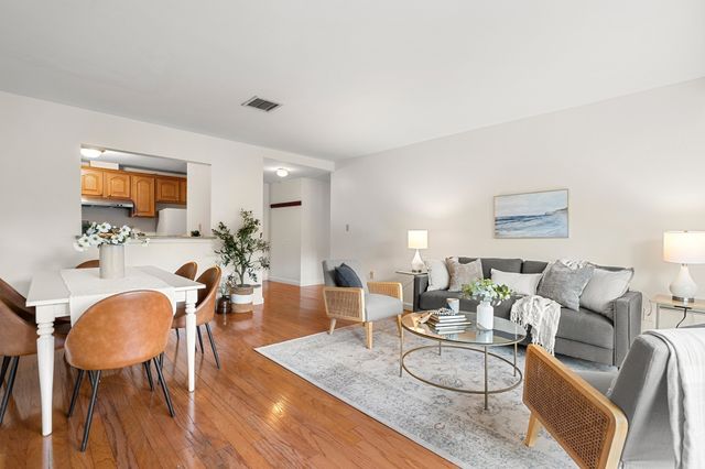 1 Watermill Pl 426, Arlington, MA 02476