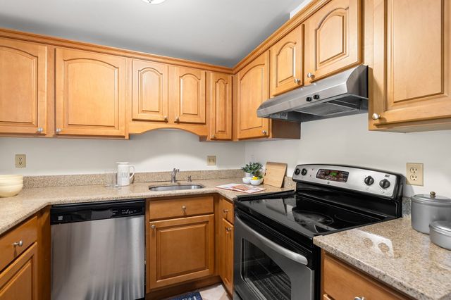 1 Watermill Pl 426, Arlington, MA 02476