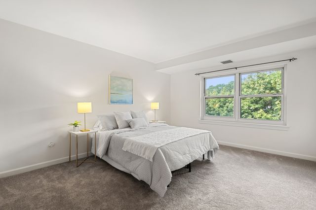 1 Watermill Pl 426, Arlington, MA 02476