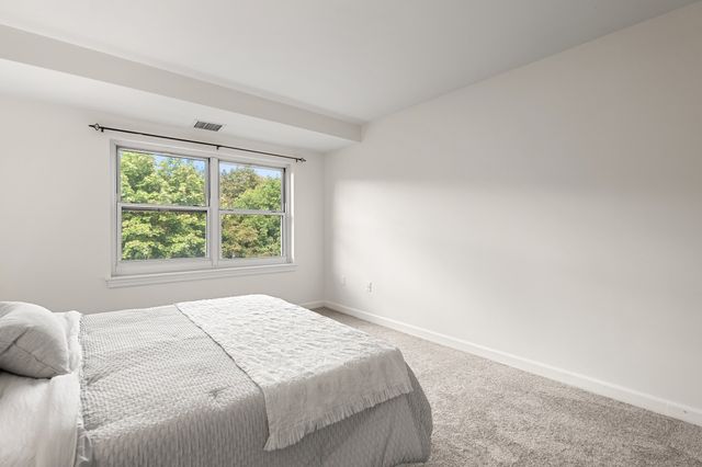 1 Watermill Pl 426, Arlington, MA 02476