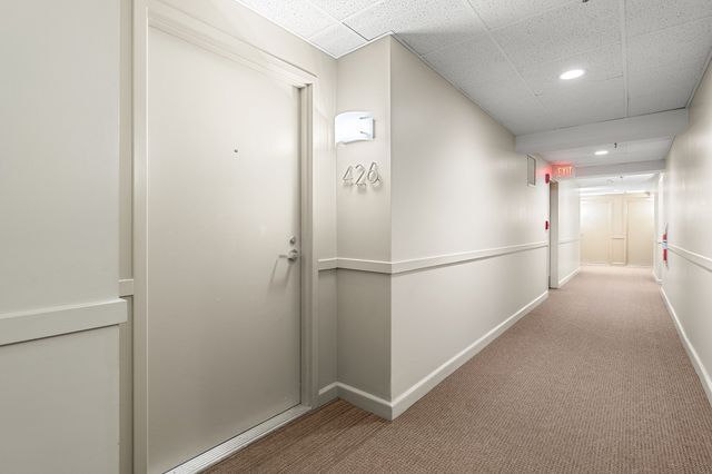 1 Watermill Pl 426, Arlington, MA 02476