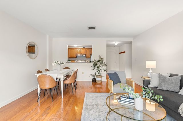 1 Watermill Pl 426, Arlington, MA 02476