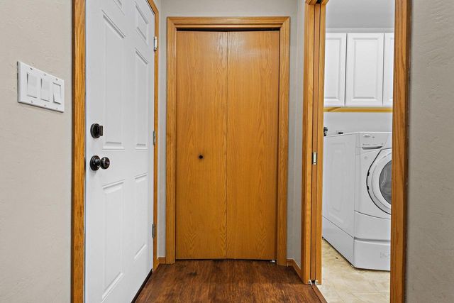 1085 GRASSYMEADOW LANE, Menasha, WI 54952