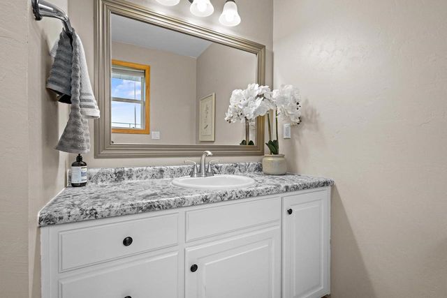 1085 GRASSYMEADOW LANE, Menasha, WI 54952