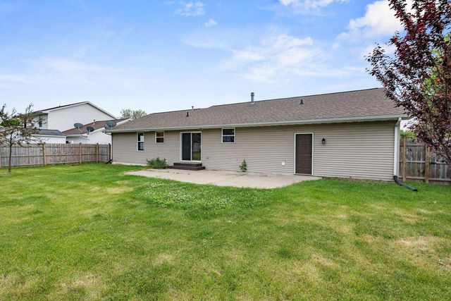 1085 GRASSYMEADOW LANE, Menasha, WI 54952