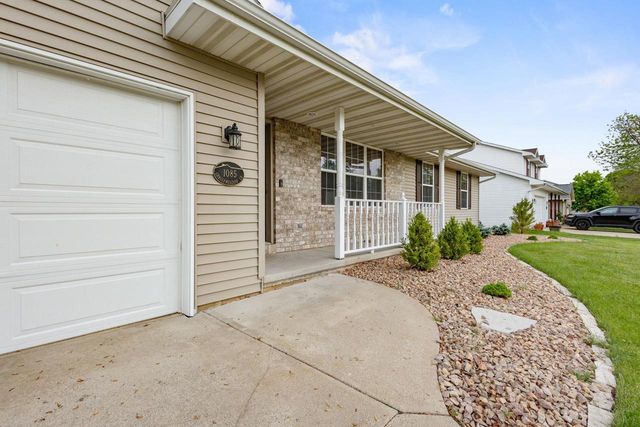 1085 GRASSYMEADOW LANE, Menasha, WI 54952