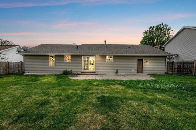 1085 GRASSYMEADOW LANE, Menasha, WI 54952