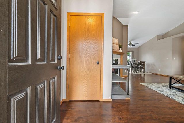 1085 GRASSYMEADOW LANE, Menasha, WI 54952
