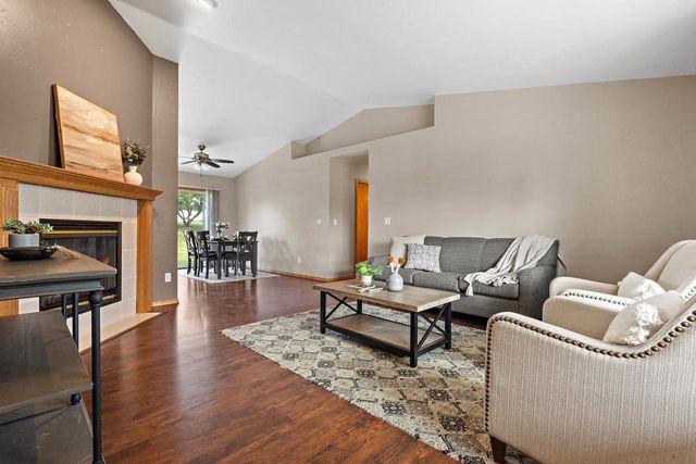 1085 GRASSYMEADOW LANE, Menasha, WI 54952