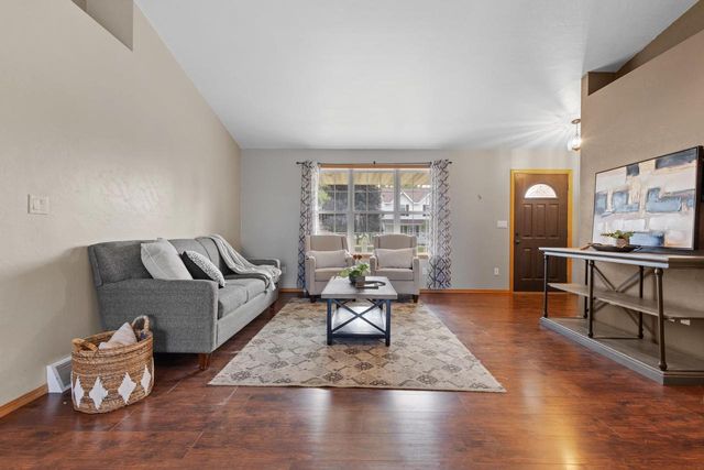 1085 GRASSYMEADOW LANE, Menasha, WI 54952