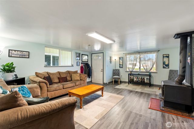 209 Drews Prairie Road, Toledo, WA 98591