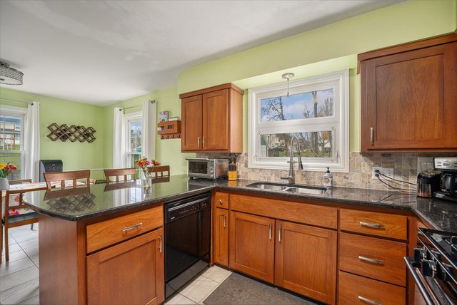 1319 Royal Oak Avenue, Portage, MI 49024