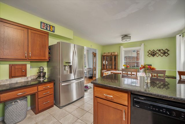 1319 Royal Oak Avenue, Portage, MI 49024