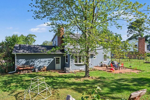 1319 Royal Oak Avenue, Portage, MI 49024