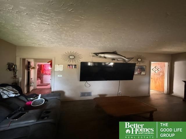 6225 Campbell Avenue, Omaha, NE 68107