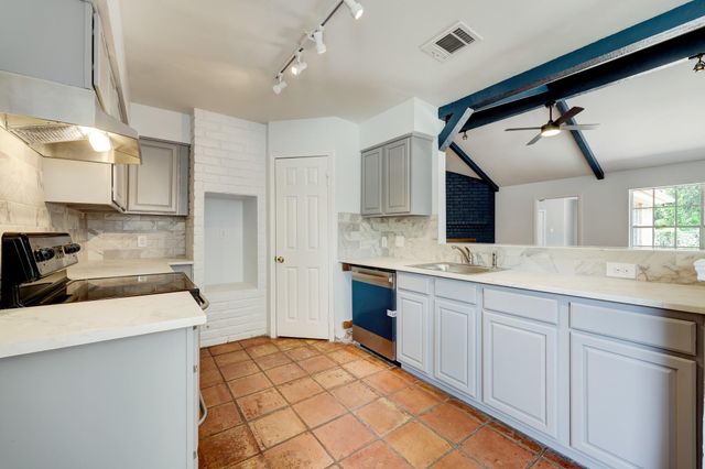 9006 Stone Brook Lane, Houston, TX 77040