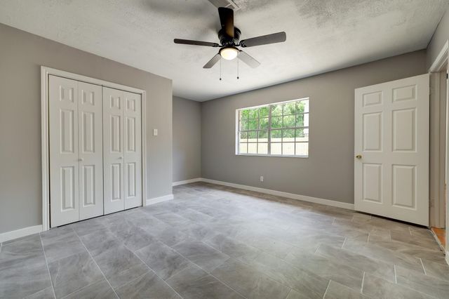 9006 Stone Brook Lane, Houston, TX 77040