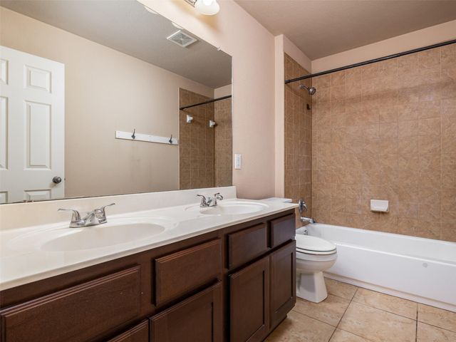 289 Serene Hollow LN, Buda, TX 78610