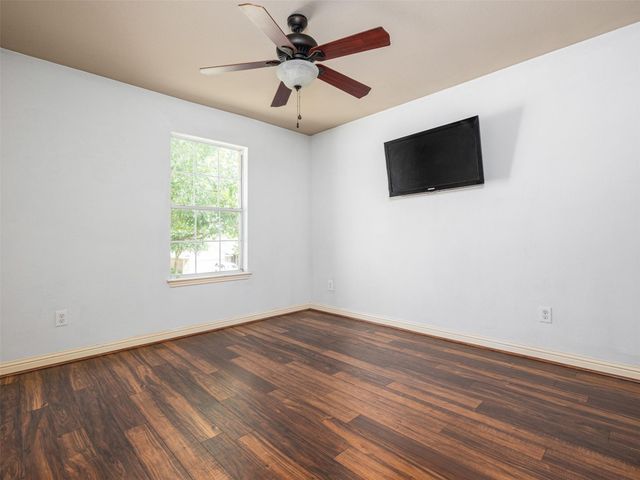 289 Serene Hollow LN, Buda, TX 78610