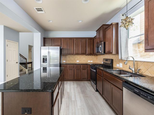 289 Serene Hollow LN, Buda, TX 78610
