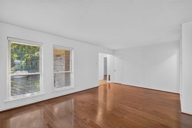 10526 Ravenscroft Drive, Dallas, TX 75230